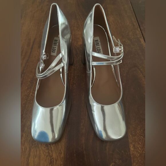 NEW Bibi Lou Milena Silver Mary Jane Pumps Heels Womens 39 - Picture 5 of 7